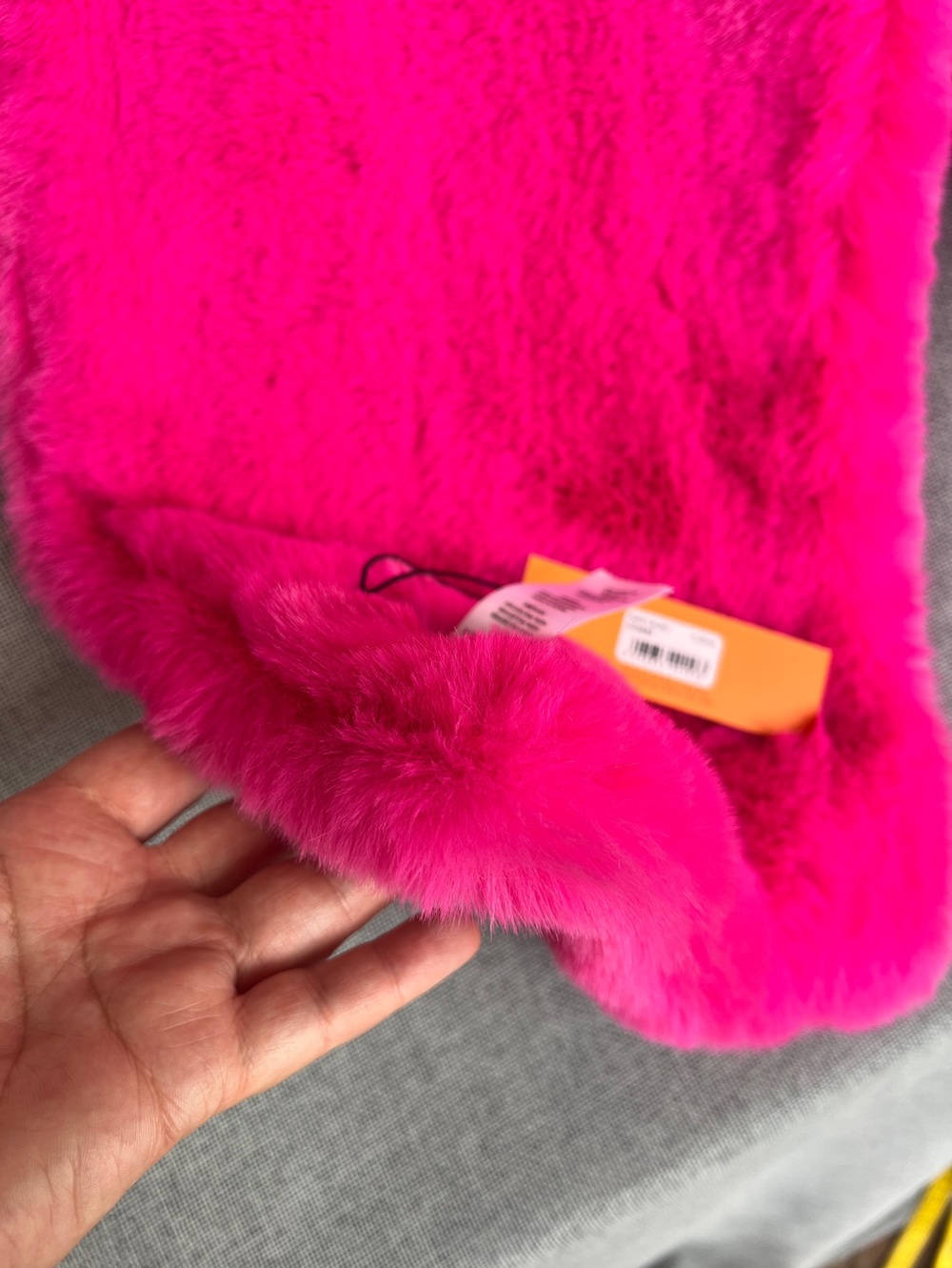 Kurt Geiger Poppy Pull Through faux fur scarf pink - Picture 9 of 12
